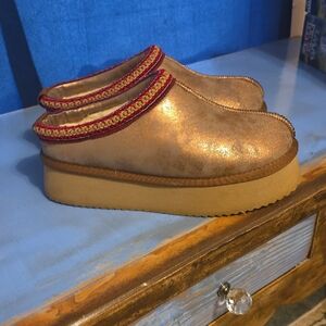 Hey Girl! Gold Platform Slip-Ons